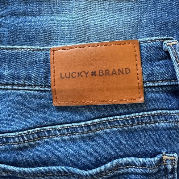 Women's Lucky Brand Classic Blue Jeans Denim Sweet Mid Rise Bootcut Size 10/30 - Picture 3 of 7
